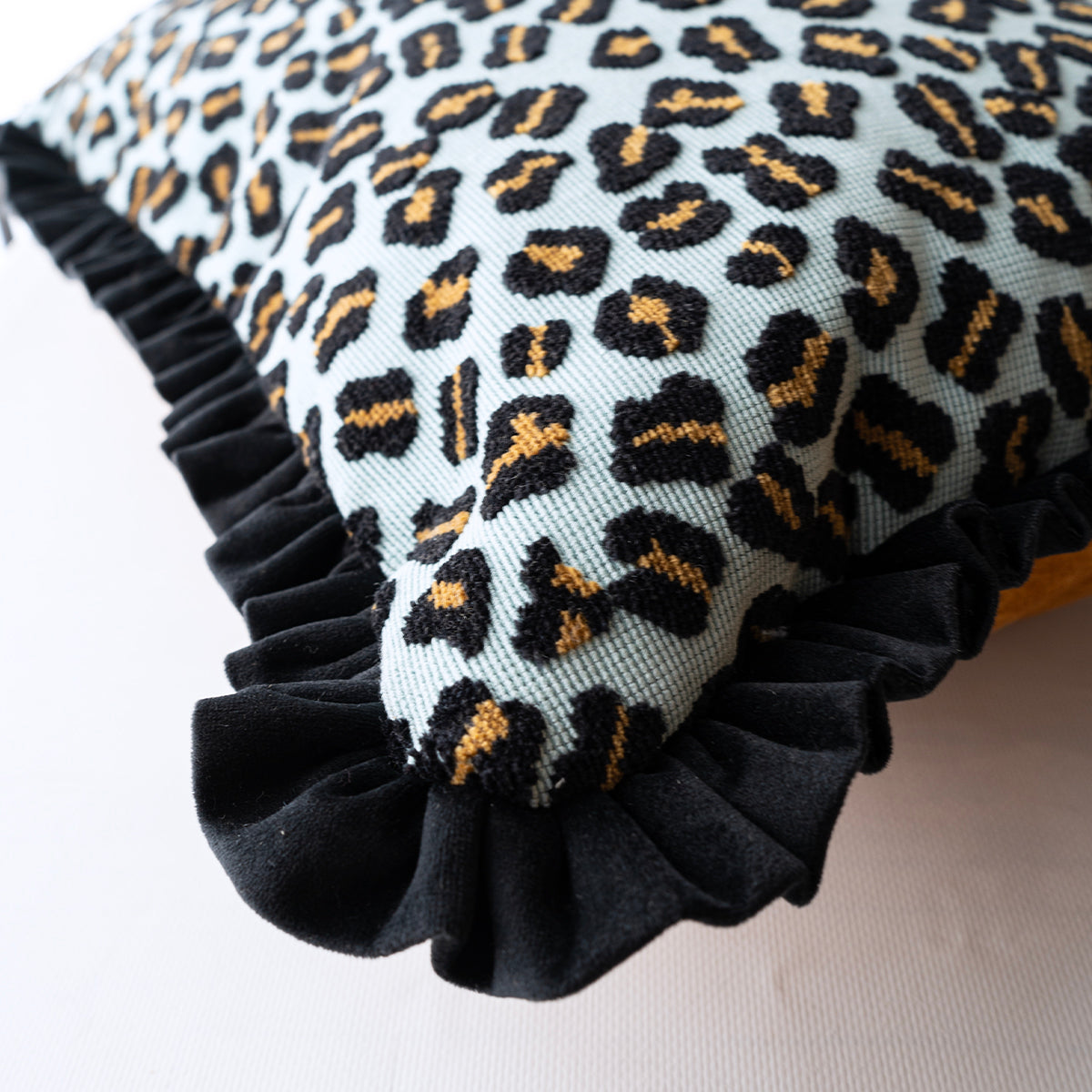 フリルクッション Cotton Pile Leopard