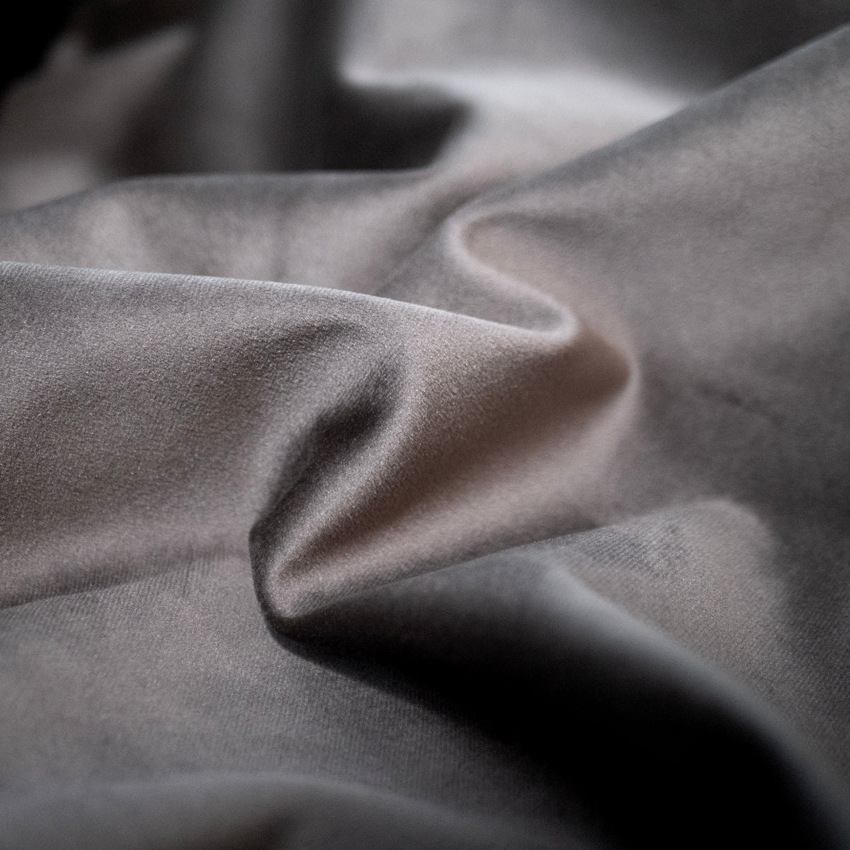 ファブリック　Charcoal Velvet