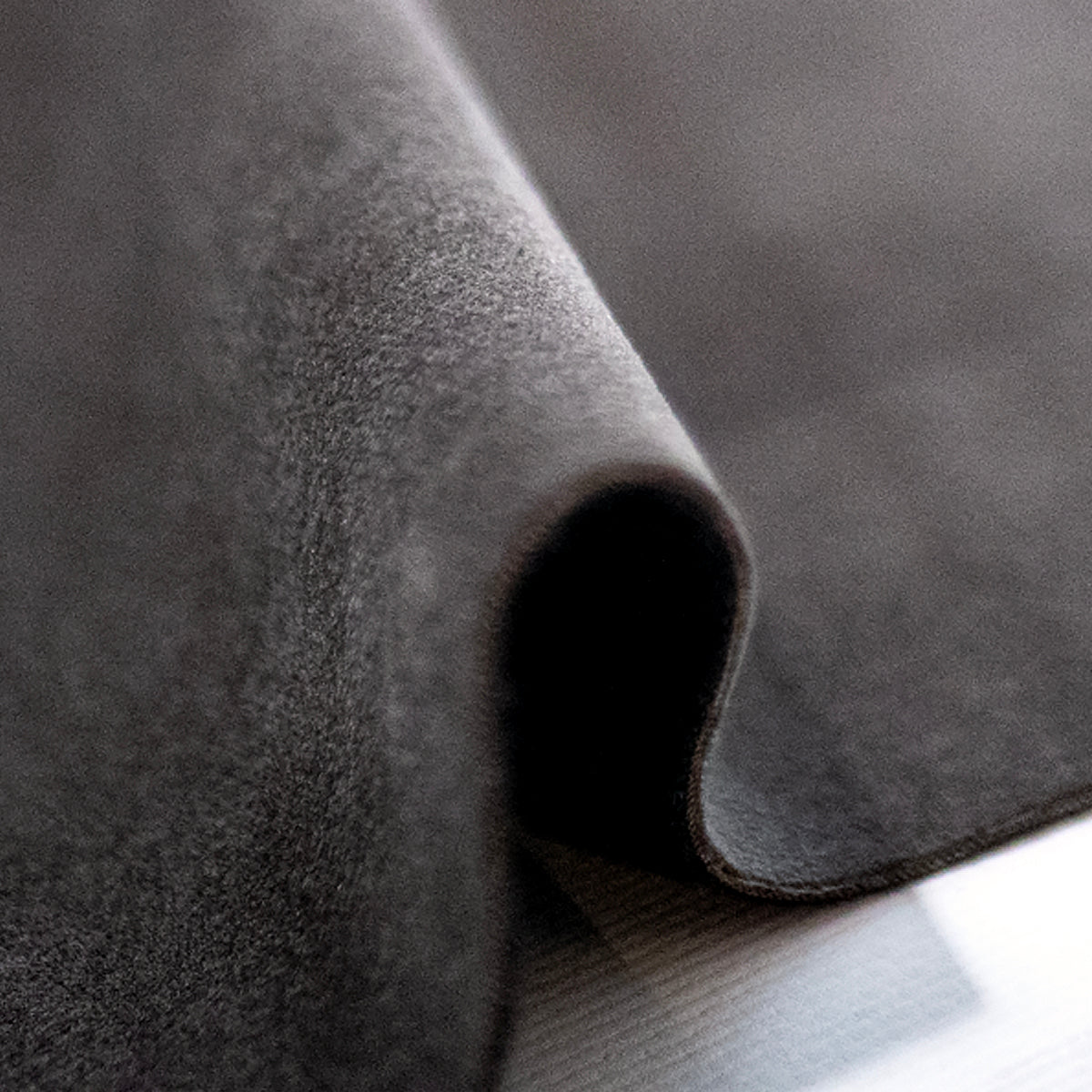 ファブリック　Charcoal Velvet