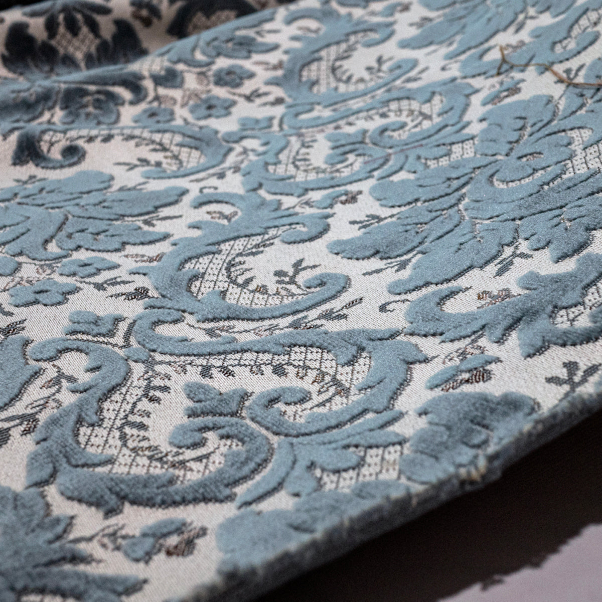 ファブリック　Damask Velour Antique